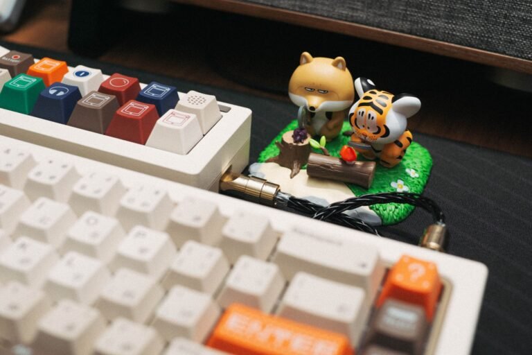 A clean product photo illustrating 5 mechanical keyboards.